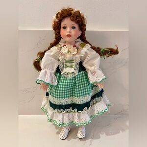 Premiere Edition Paradise Galleries KELLY Musical Irish Porcelain Doll 14"TESTED